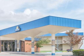 Отель Days Inn by Wyndham St Clairsville  Сейнт Клэрсвилл